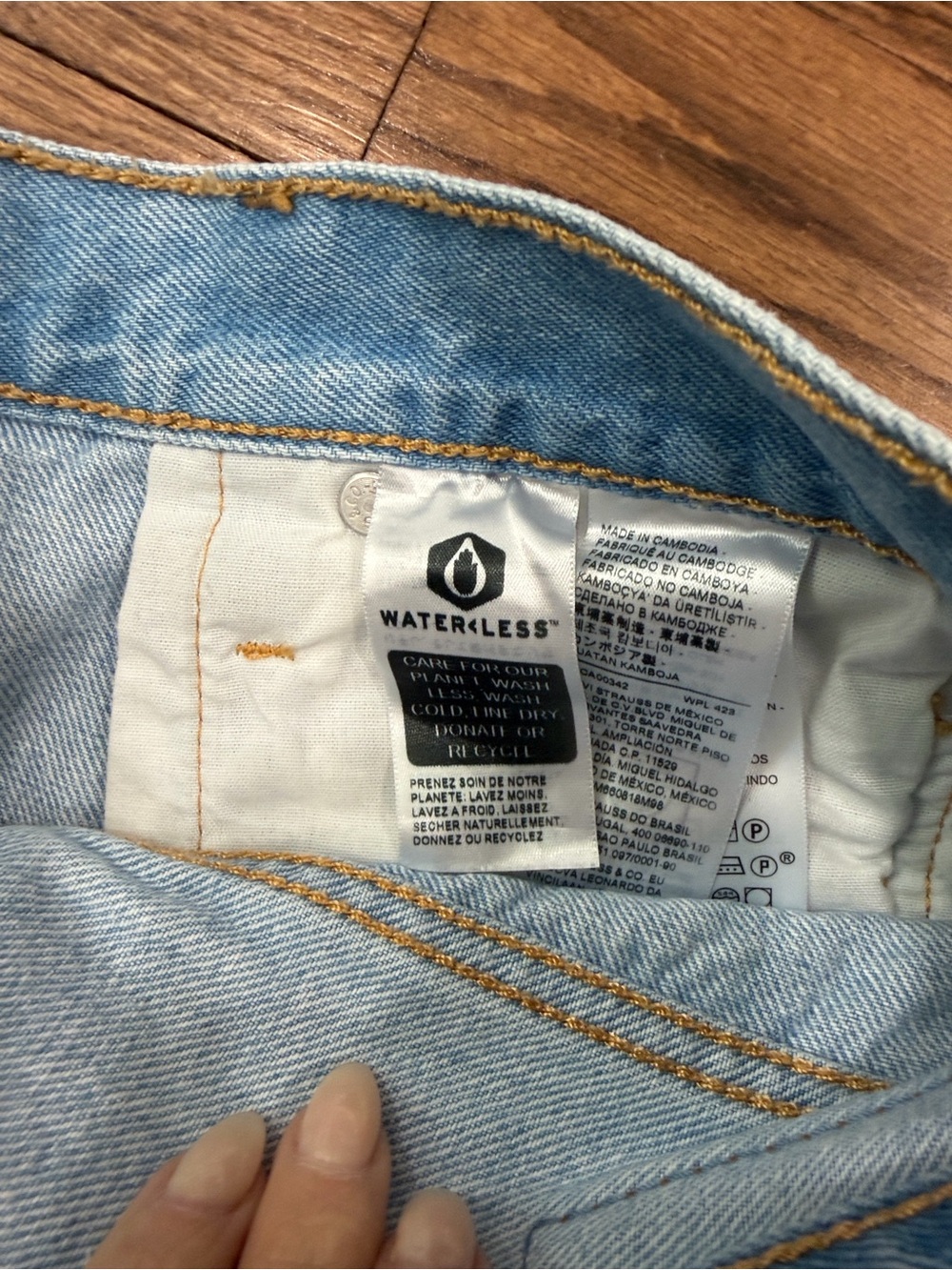 Levi's 501® ORIGINAL FIT HIGH RISE WOMEN'S SHORTS Luxor Heat Sz 25 - Picture 4 of 5